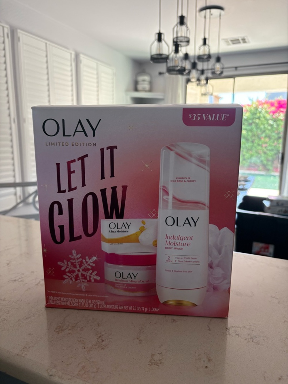 NWT OLAY Let it Glow Indulgent Moisture Body Wash and Scrub Set